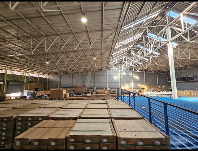4,665M² WAREHOUSE TO LET IN LINBRO PARK